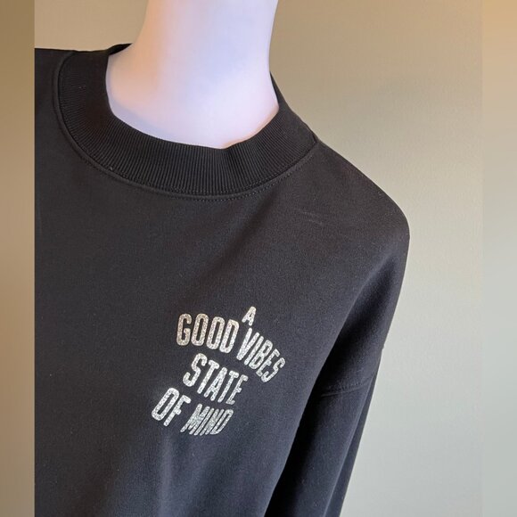 OLD NAVY Glitter Graphic Crew-Neck Sweatshirt - Picture 9 of 11